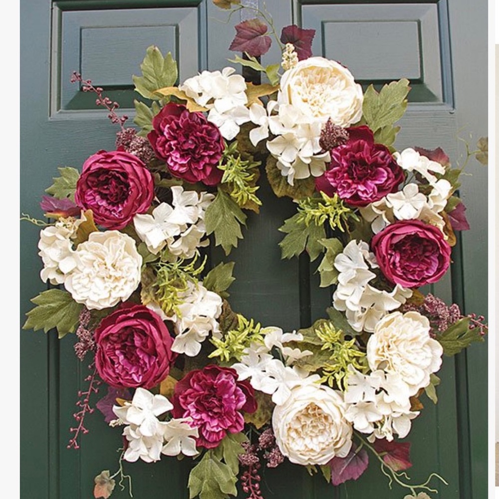 🌳🌳Beautiful Burgundy and Cream Wreath